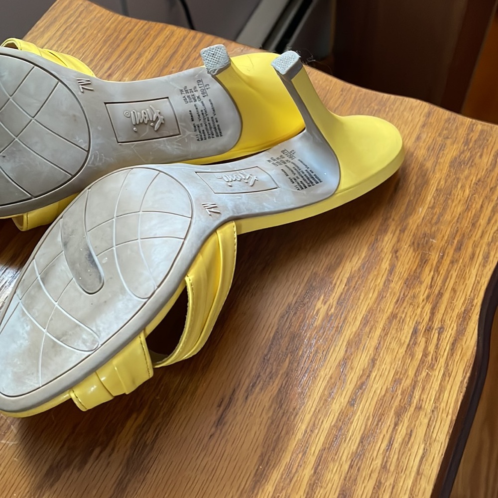 Yellow summer heels - Picture 4 of 7